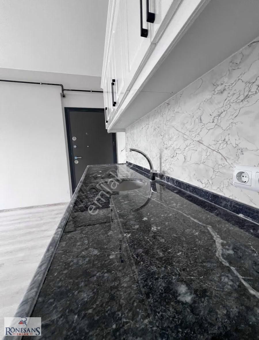 Rönesans Emlak'tan Geniş Ve Kullanışlı 1+1 Daire - Görsel 19