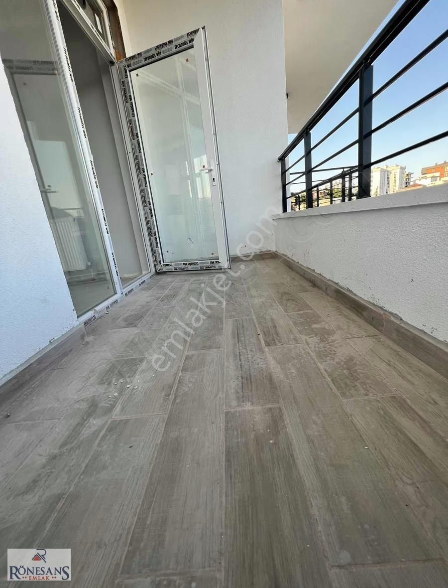 Rönesans Emlak'tan Geniş Ve Kullanışlı 1+1 Daire - Görsel 10