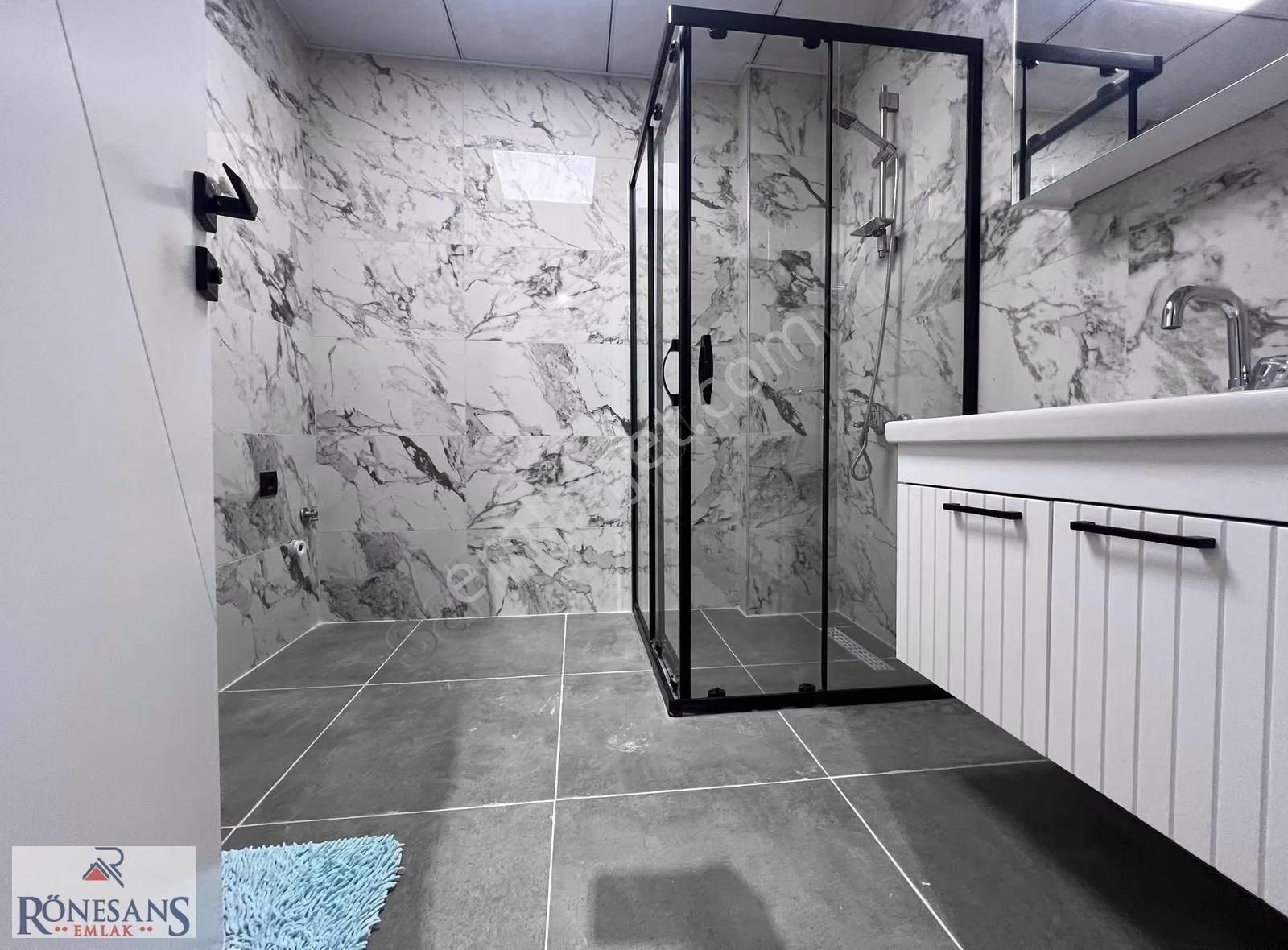 Rönesans Emlak' Tan Geniş Ve Kullanışlı 1+1 Daire - Görsel 3