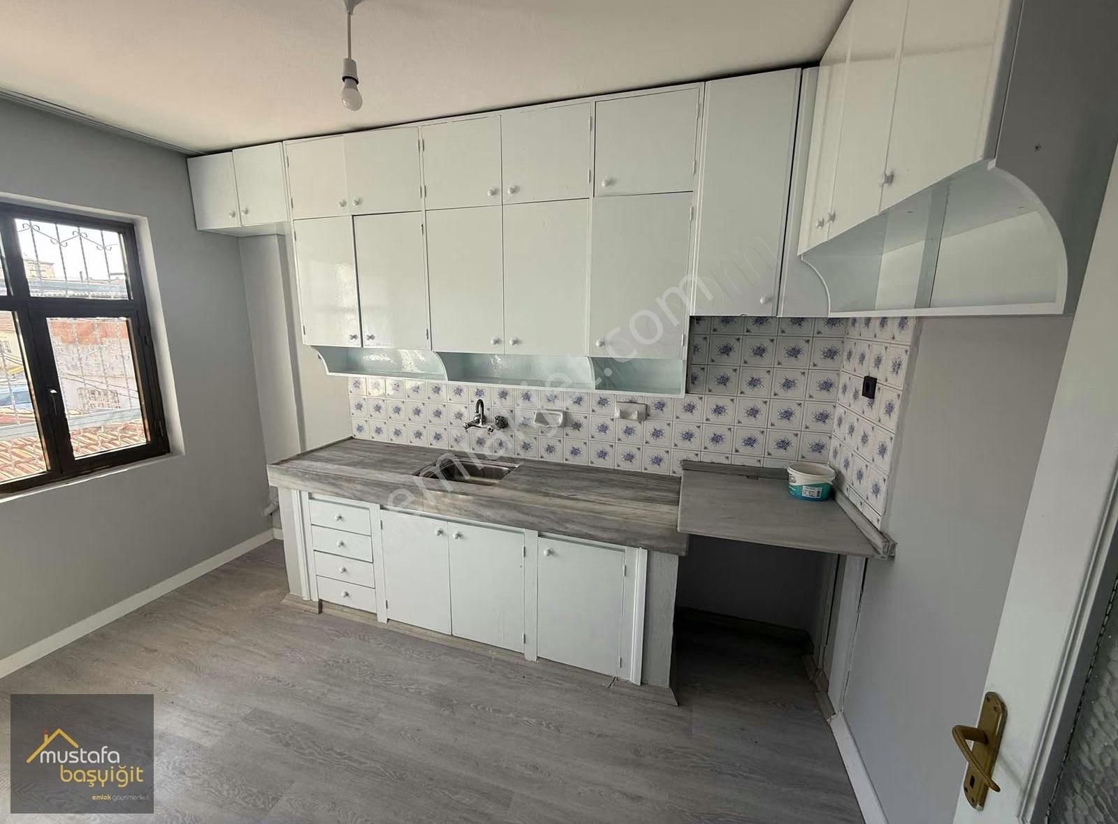 Mustafa Başyığıt Emlaktan Gazi Okulunun Orda Doğalgazlı 2+1