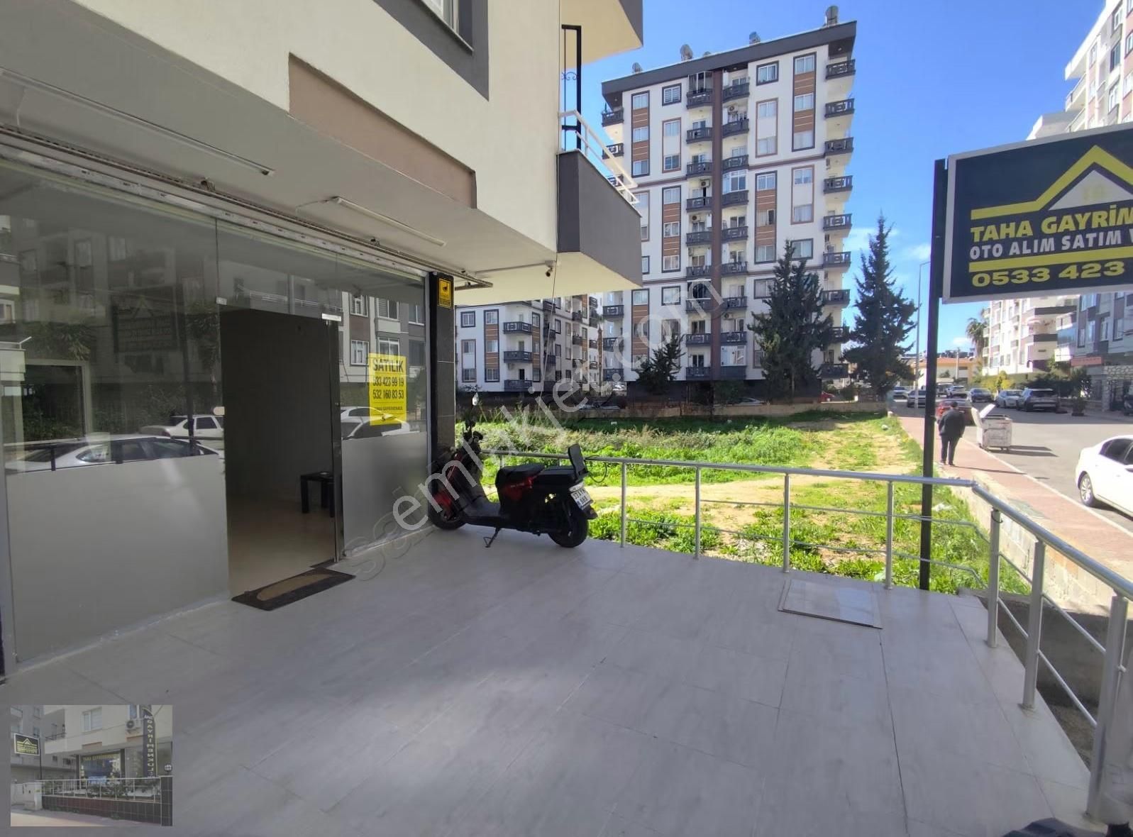 Akkent Mahallesi Sayapark Marina Ve Sahile Yakın İlerisi Parlak