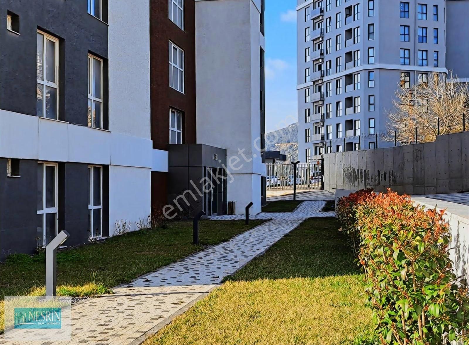 Nesrin Emlak Ayrıcalığı İle Deniz Adalar Manzaralı 3+1 - Görsel 18