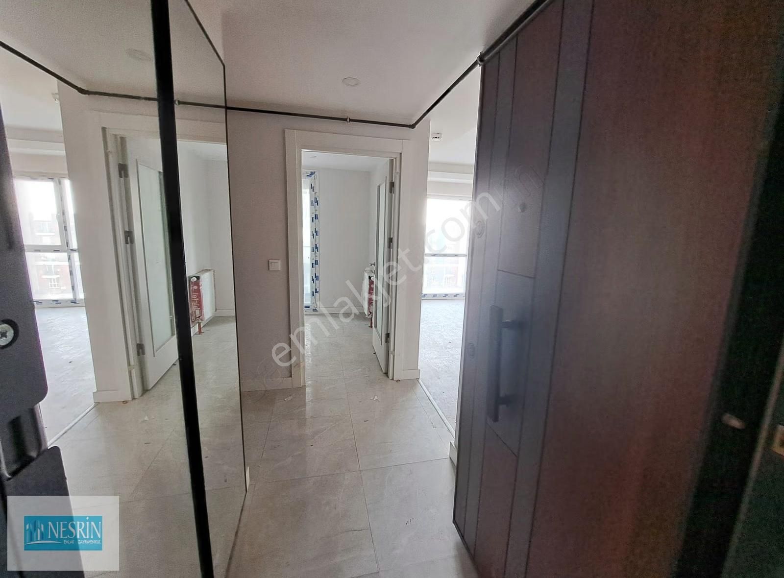 Nesrin Emlak Farkıyla Kartal Deniz Manzaralı 2+1 - Görsel 8