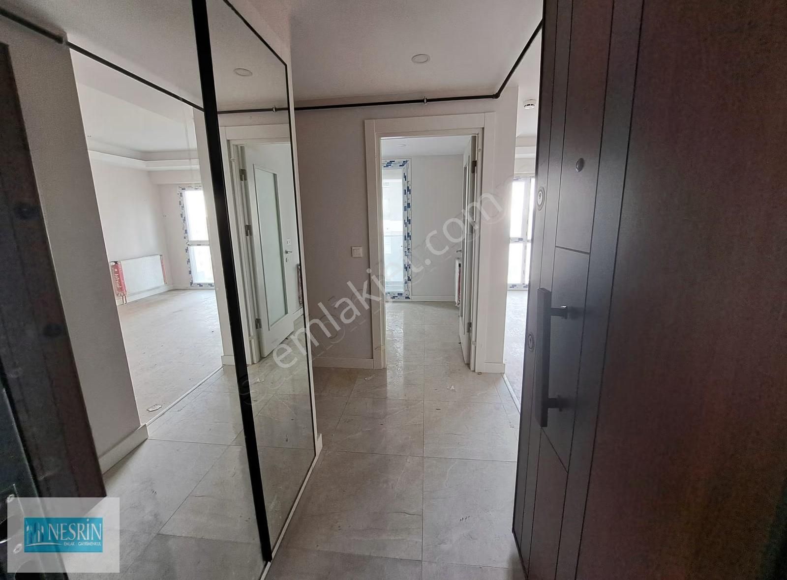 Nesrin Emlak Farkıyla Kartal Deniz Manzaralı 2+1 - Görsel 11