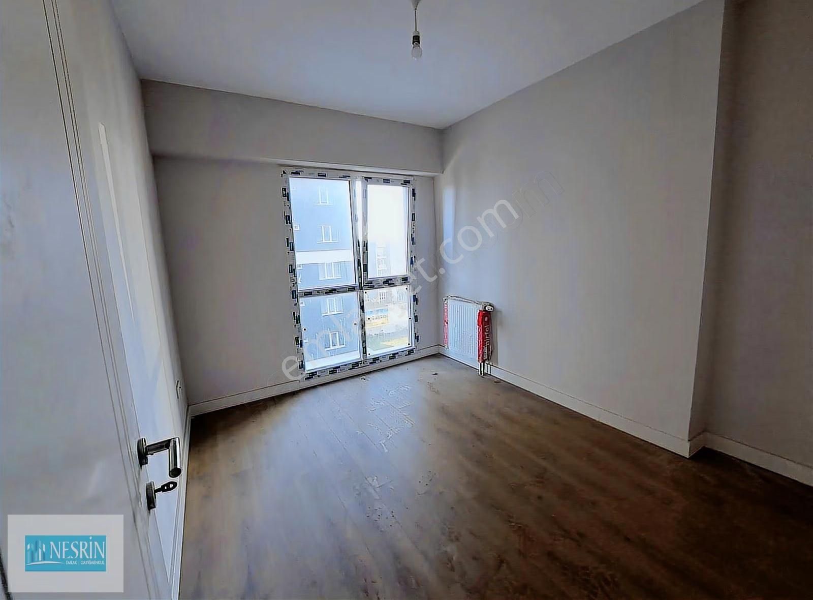 Nesrin Emlak Farkıyla Kartal Deniz Manzaralı 2+1 - Görsel 13