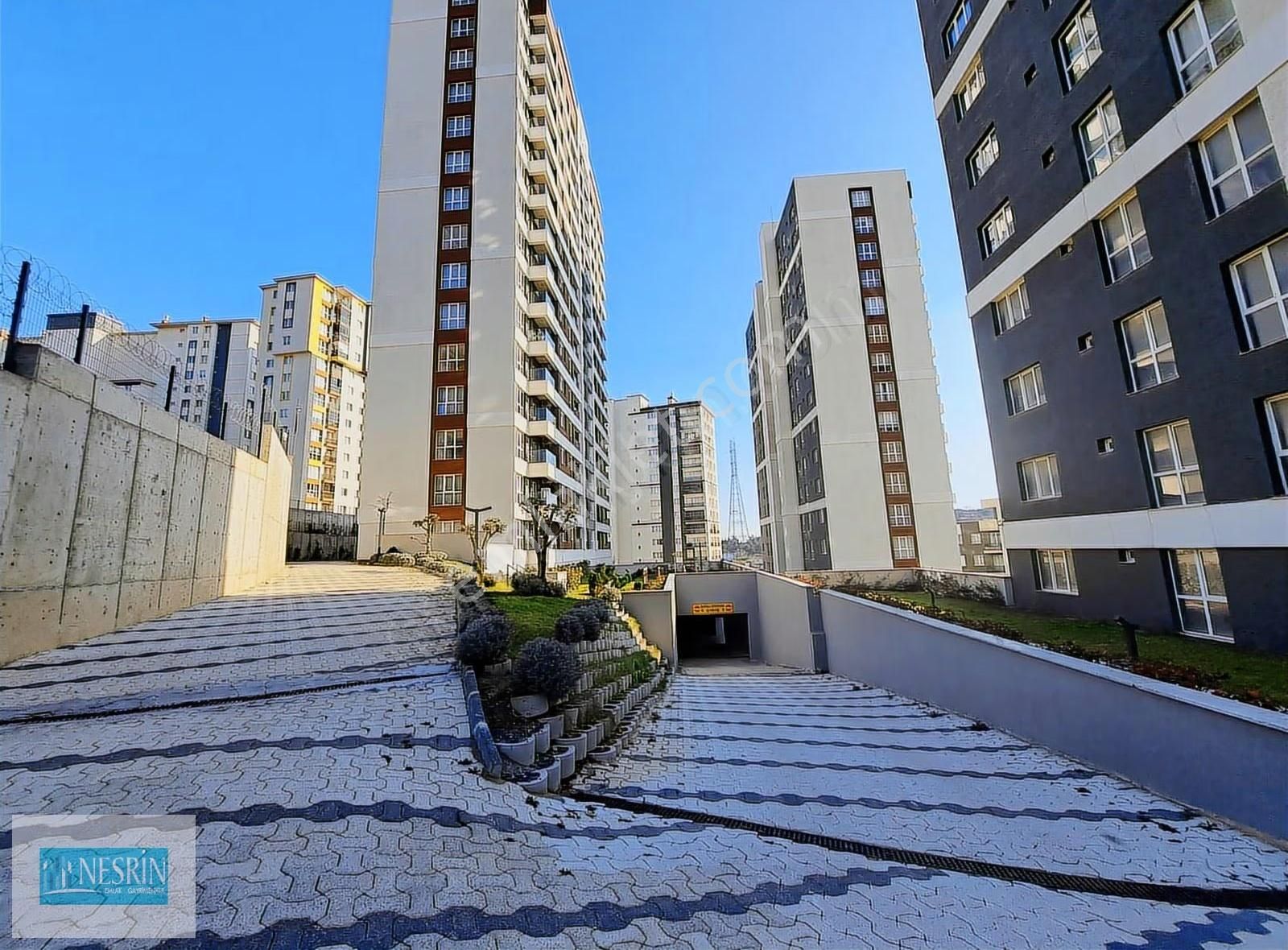 Nesrin Emlak Farkıyla Kartal Deniz Manzaralı 2+1 - Görsel 6