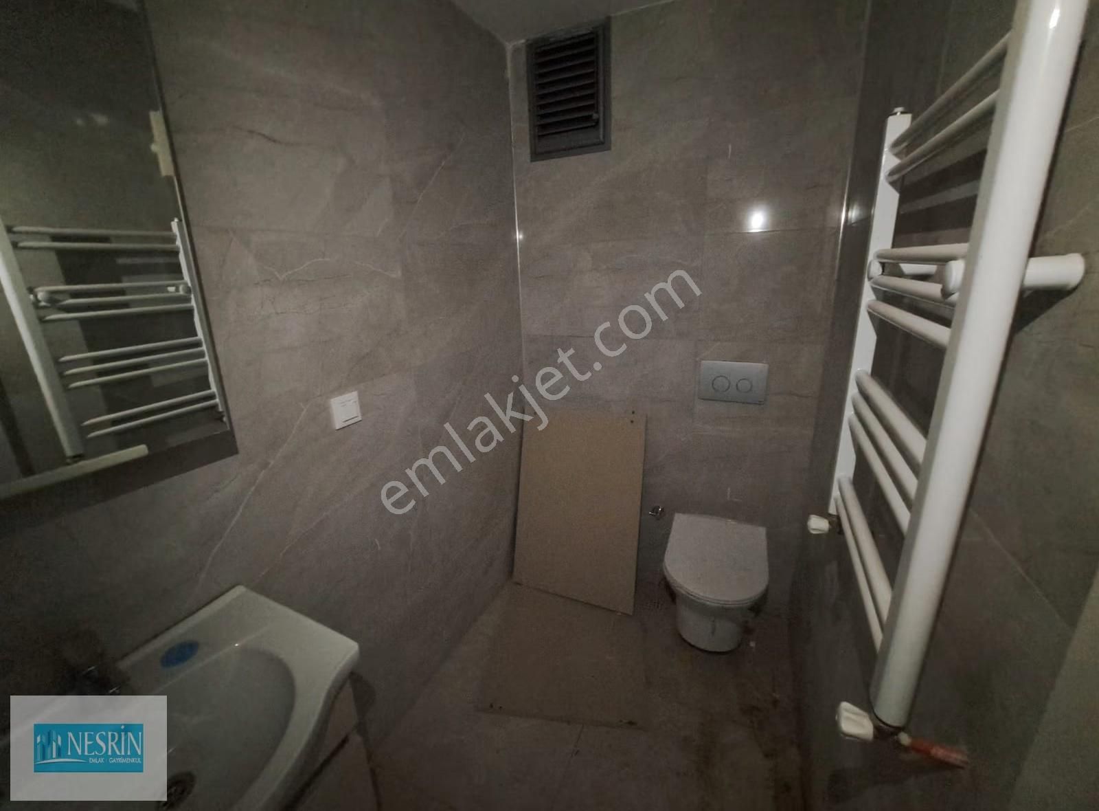 Nesrin Emlak Farkıyla Kartal Deniz Manzaralı 2+1 - Görsel 3