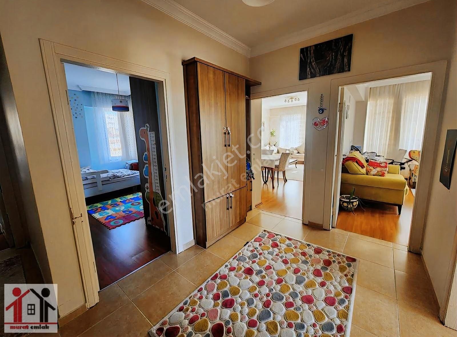 Önü Full Açık Geniş 3+1 Otoparklı Sitede Bakımlı Ferah Daire - Görsel 3