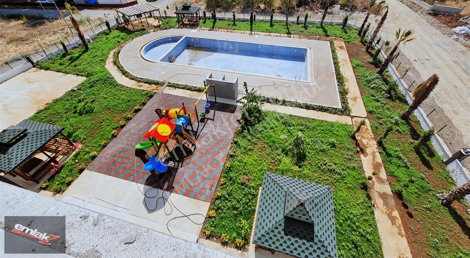 Emlak Z 'den ⫸ F I R S A T ⫸yeni Mahalle'de 乂merkezi Konumda 4+1