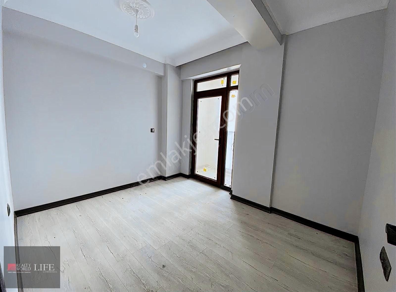 Rw Lıfe// Çamlıca Mh Birlik2 Cd Yakını Özel Garajlı Satılık 2+1 - Görsel 6