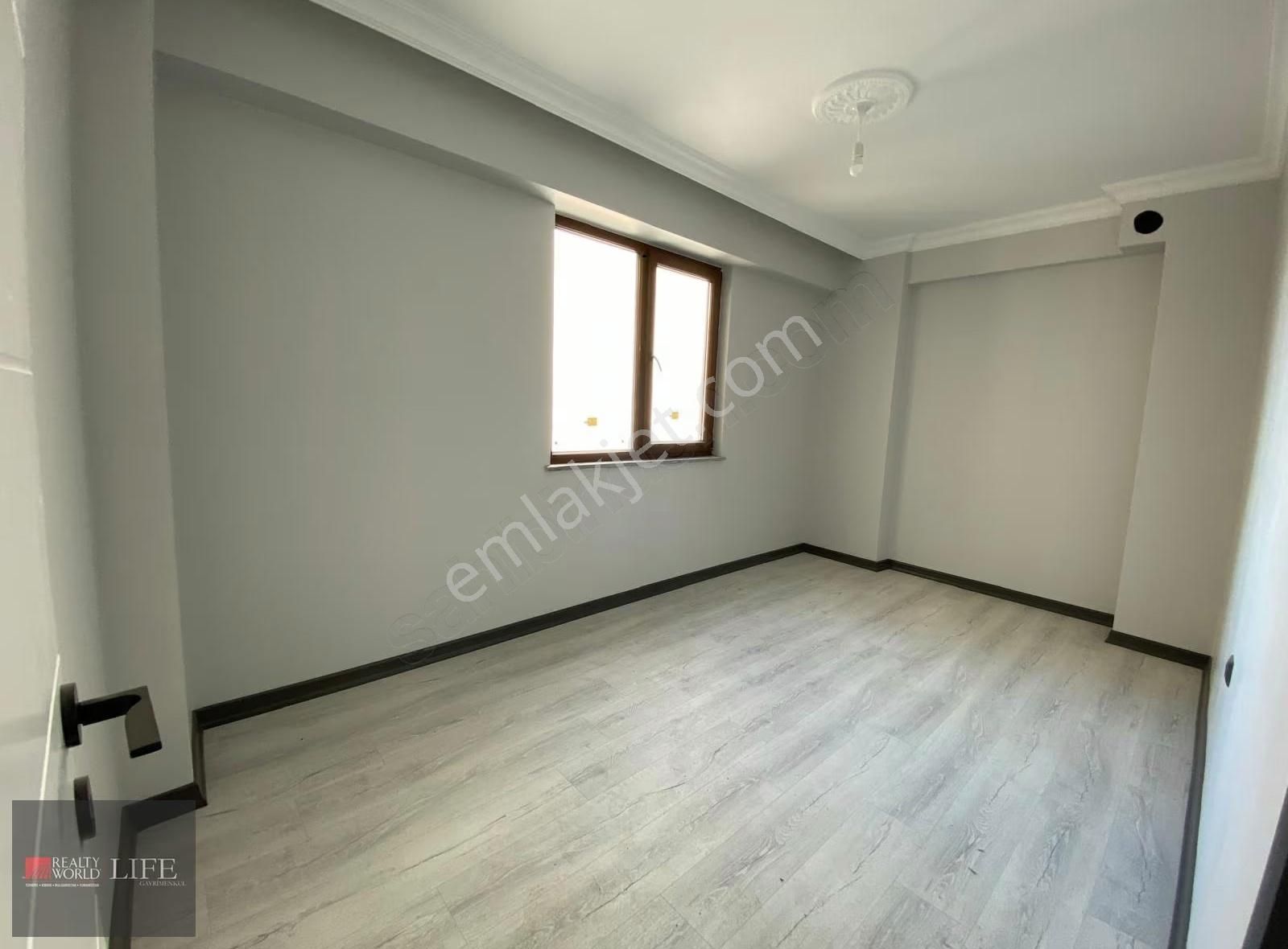 Rw Lıfe// Çamlıca Mh Birlik2 Cd Yakını Özel Garajlı Satılık 2+1 - Görsel 11