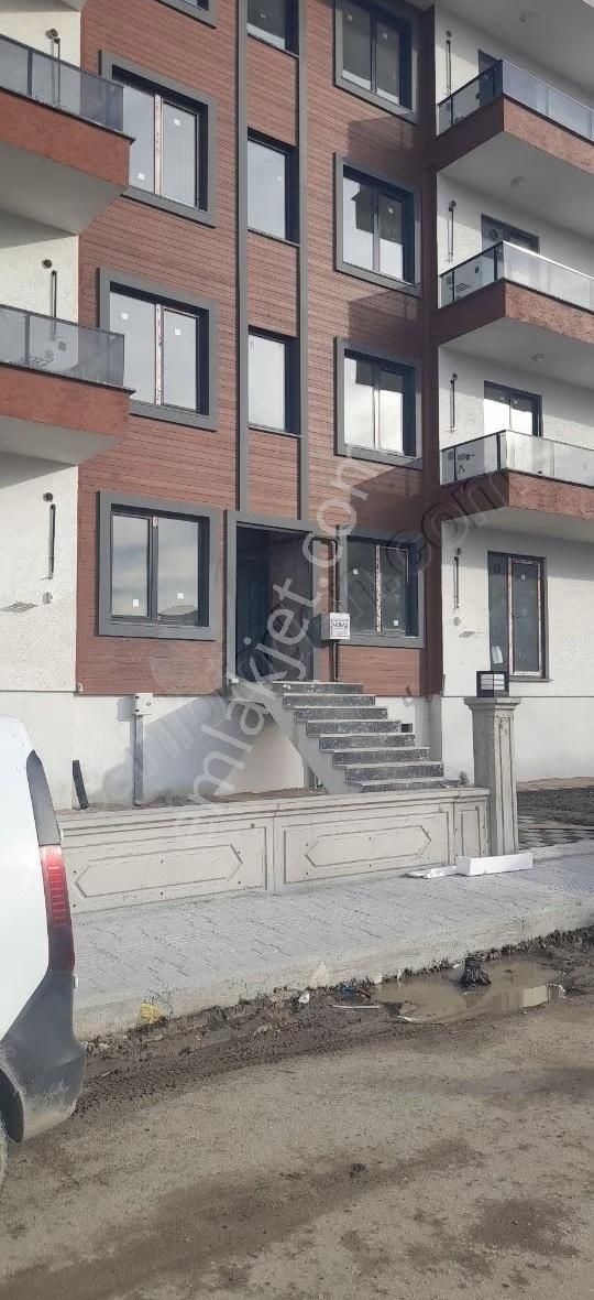 Cumhuriyet Mahallesinde Sıfır.iskanı Alınmış 3 Artı 1 - Görsel 18