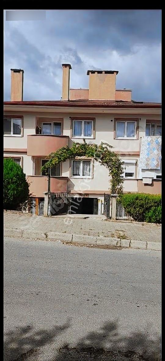 7. Durakta Palmiye Apartmanında Satılık 3 Artı 1