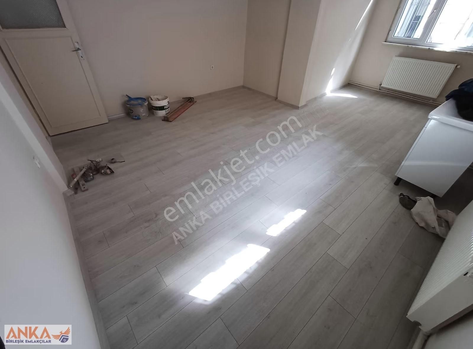 Ankadan Libadiye Caddesine 1 Dakika İçi Yenilenmiş 2+1 Daire