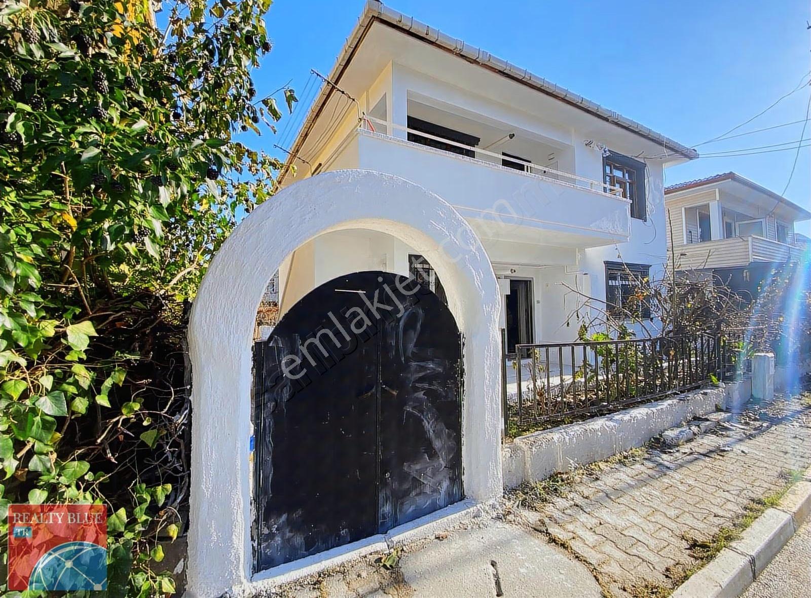 Sultanbeyli 315 M2 Arsa İçinde 2 Katlı Müstakil Ev