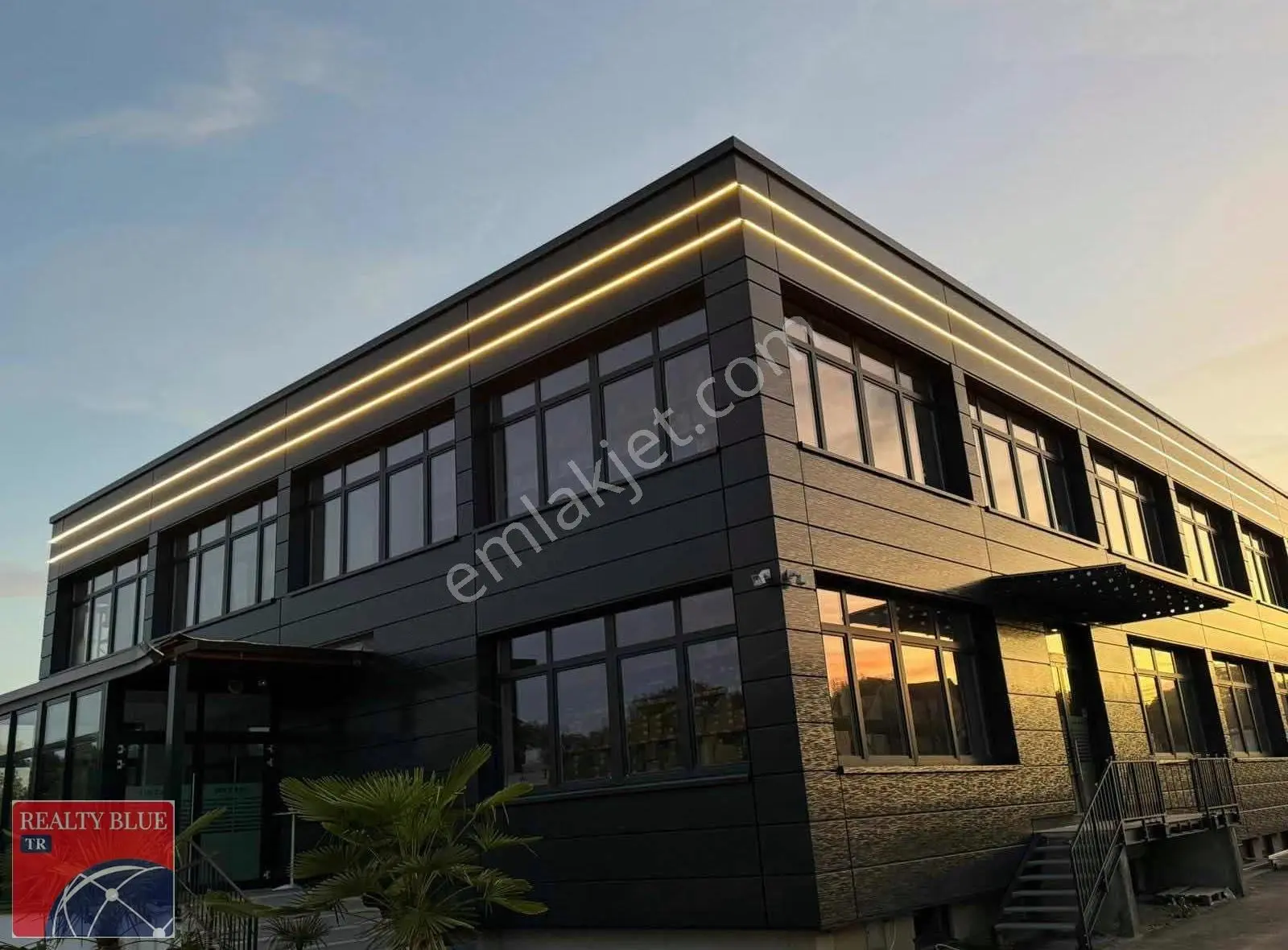 Sancaktepe Osmangazi Mahallesinde Kiralık 5000m2 İskanlı Depo