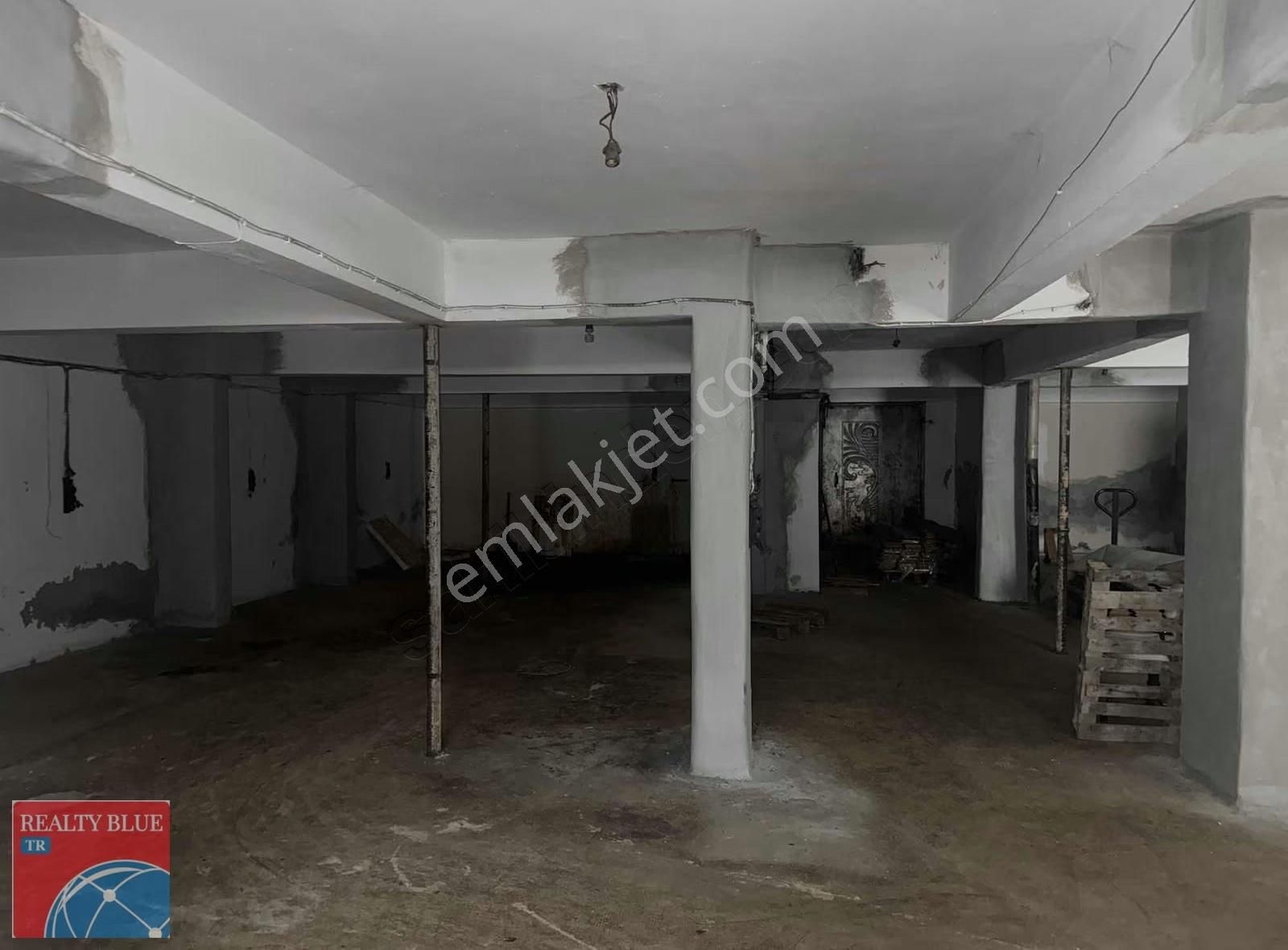 Sultanbeyli Battalgazi Mahallesinde 180 M2 Kiralık Depo İmalat