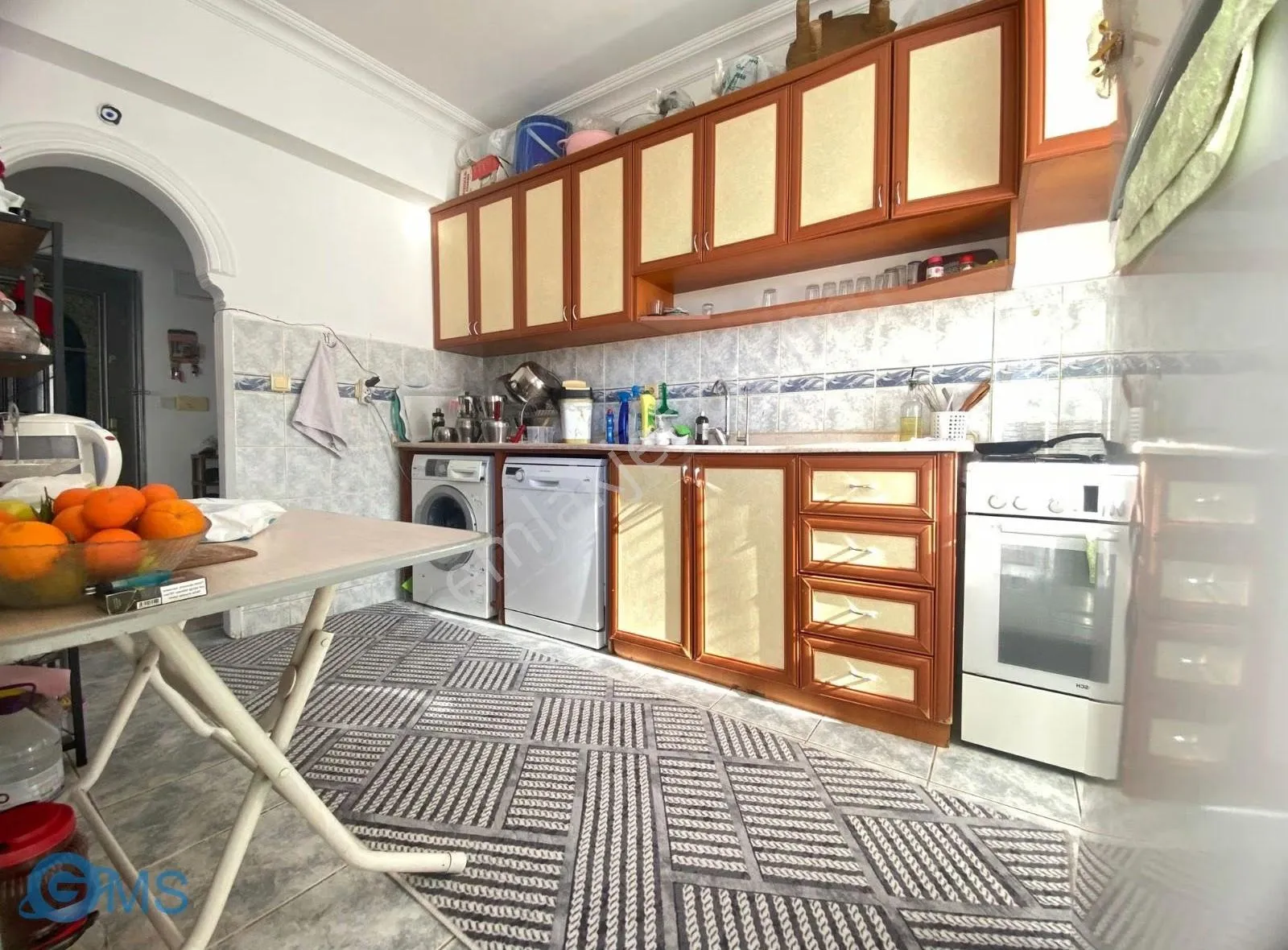 Gündoğdu Mah 2+1 Katta Ayrı Mutfak Tramvaya Yakın Merkezi Konum