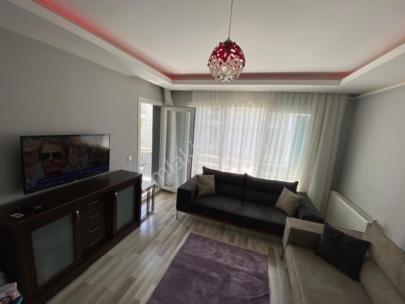 Kuşadası Havuzlu Sitede 1+1 Eşyalı Kiralık - Görsel 3