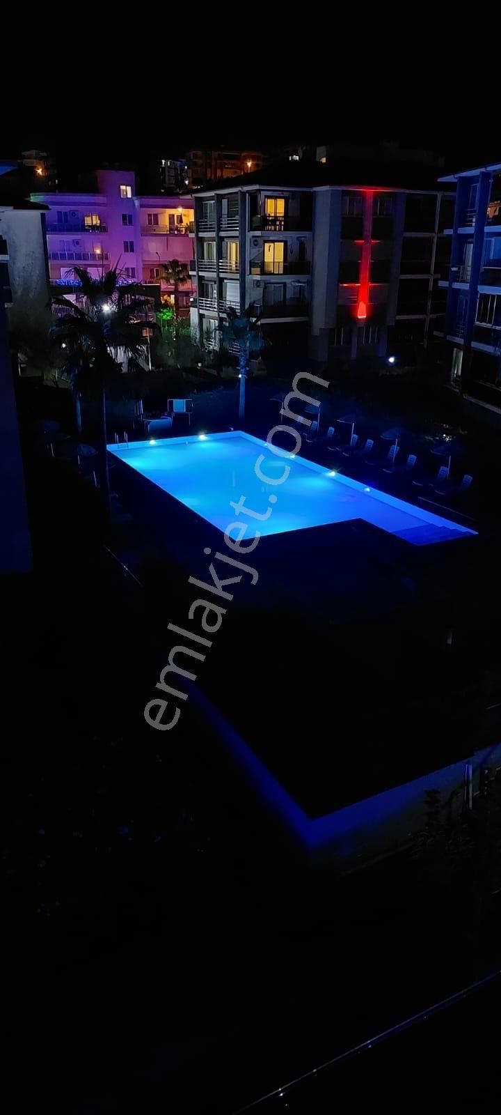Kuşadası Havuzlu Sitede 1+1 Eşyalı Kiralık - Görsel 12