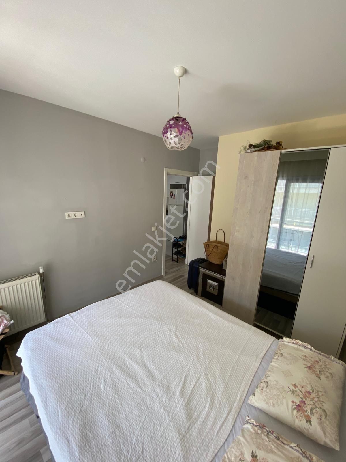 Kuşadası Havuzlu Sitede 1+1 Eşyalı Kiralık - Görsel 15