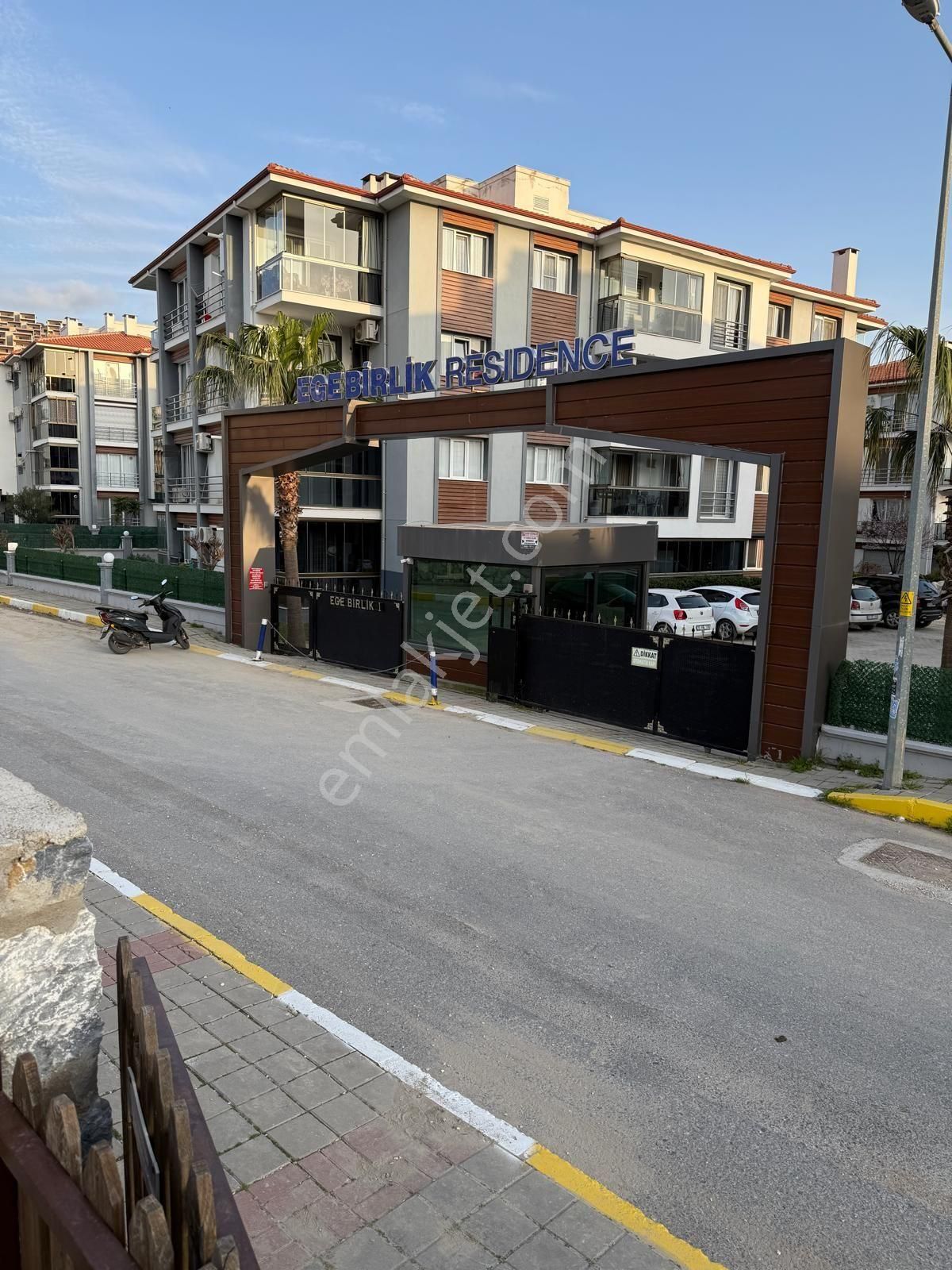 Kuşadası Havuzlu Sitede 1+1 Eşyalı Kiralık - Görsel 19