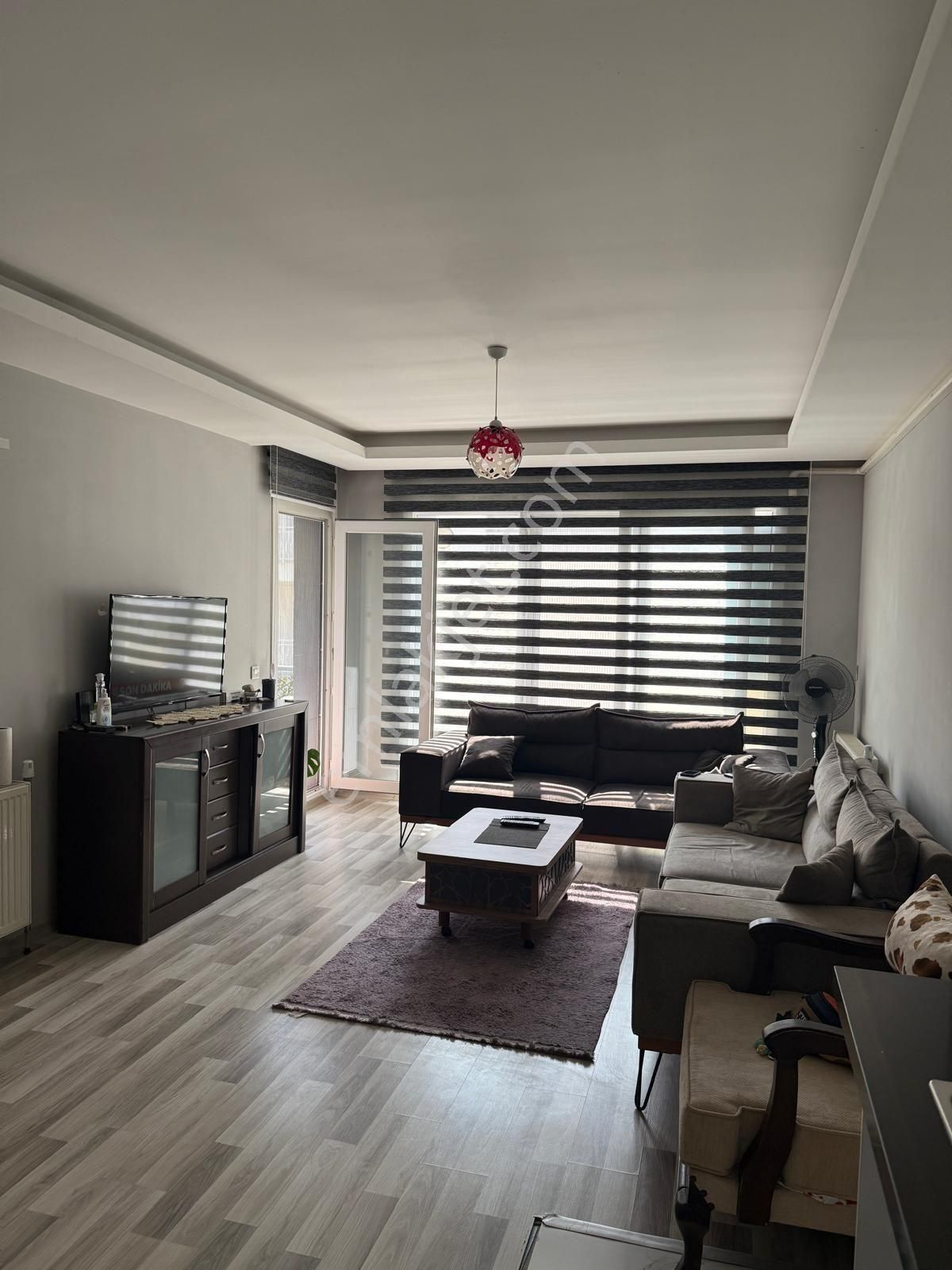 Kuşadası Havuzlu Sitede 1+1 Eşyalı Kiralık - Görsel 4