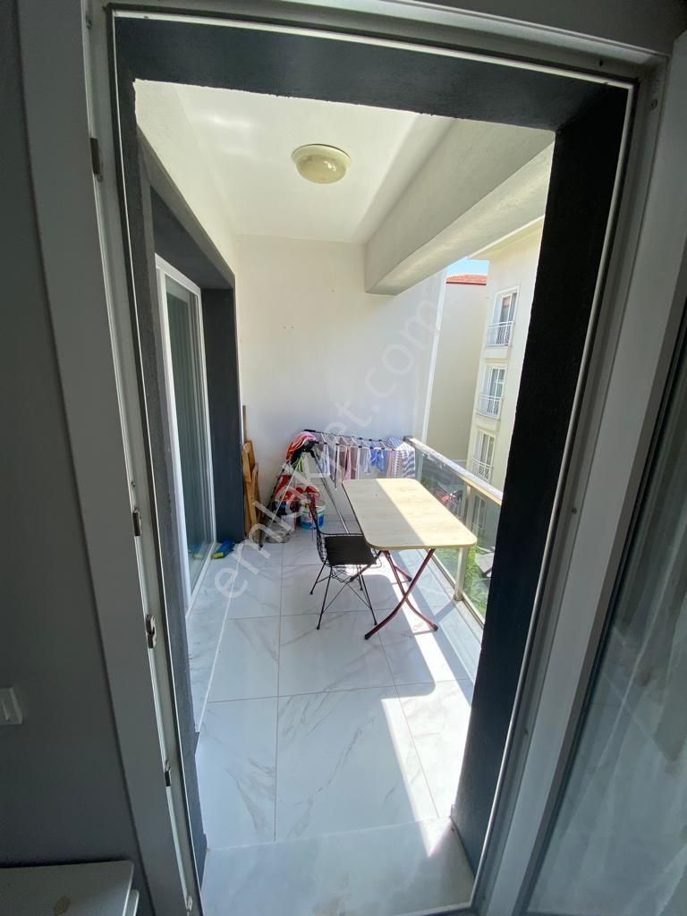 Kuşadası Havuzlu Sitede 1+1 Eşyalı Kiralık - Görsel 11