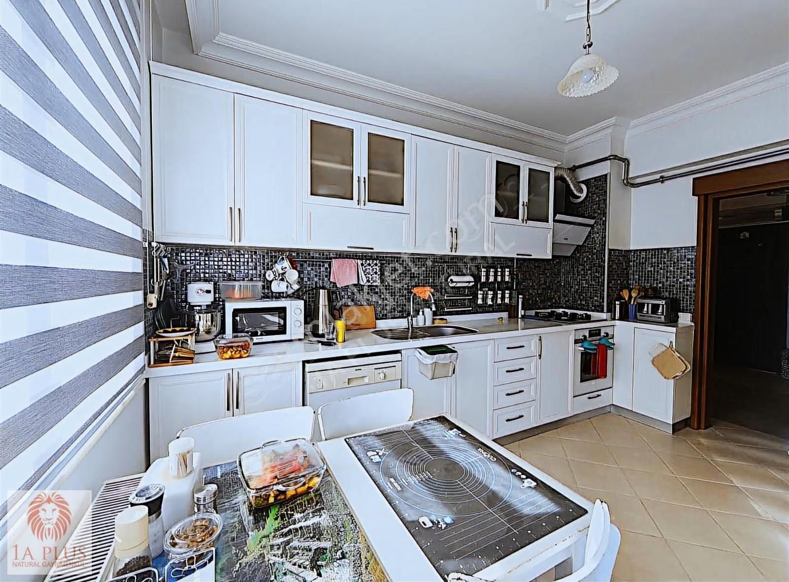 Konyaaltı'nda 5+1 210 M2 Devasa Dublex Pınarbaşı Mahallesi - Görsel 2