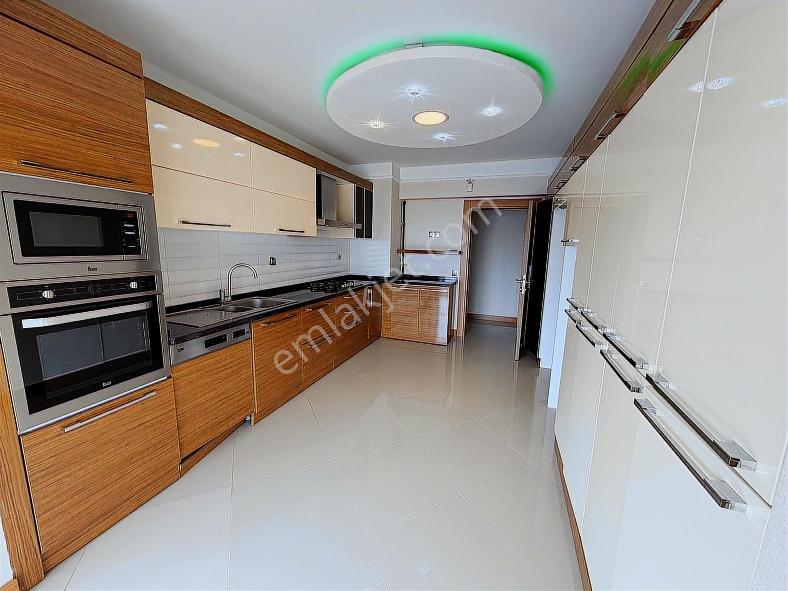 Batı Bahçe Konutlarında Site İçi Ultra Lüx Geniş 4+1 Kiralık