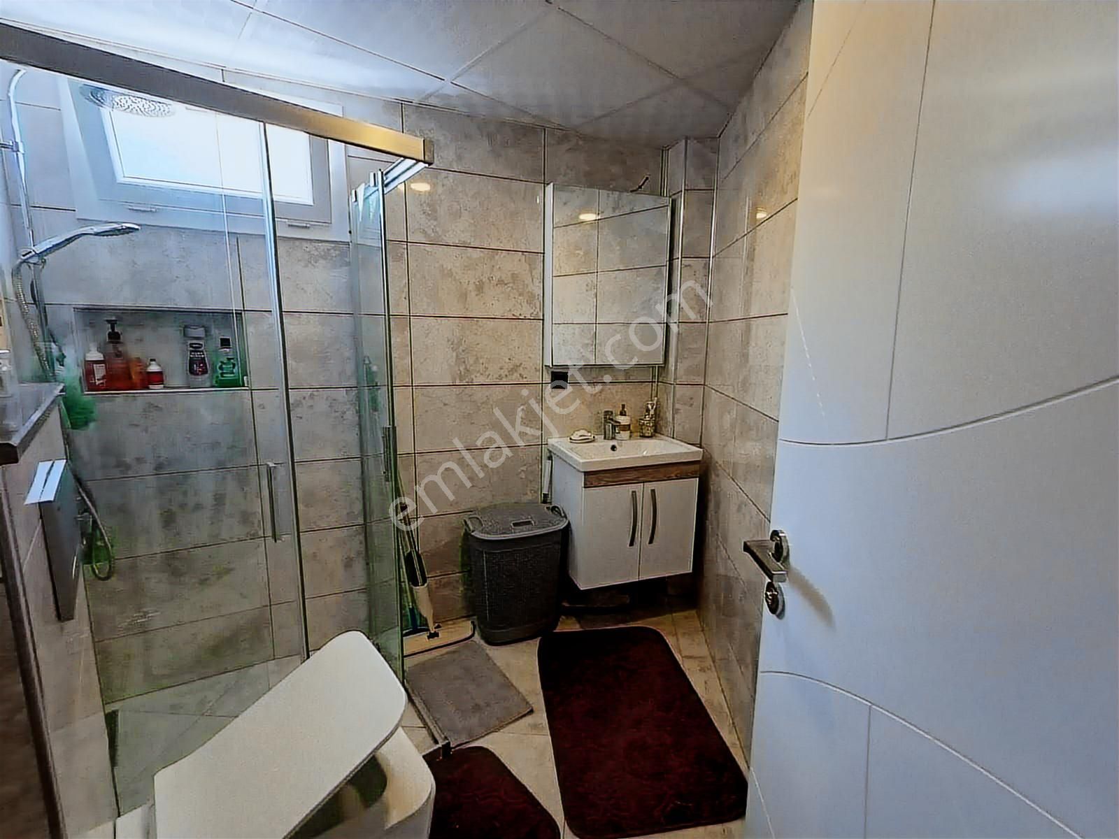 Doğalgazlı Ebeveyn Banyolu Balkonlu 1+1 Havuzlu Site Satılık - Görsel 8