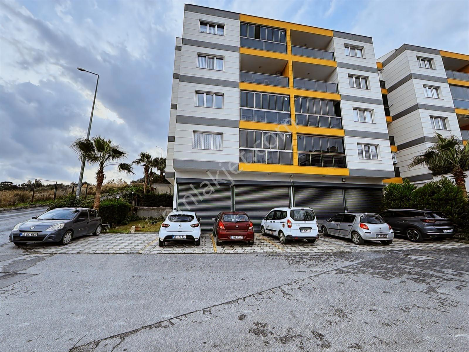 Kuşadası Merkeze Yakın Eşyalı Güvenlik Ve Havuzlu 3+1 Satılık - Görsel 2