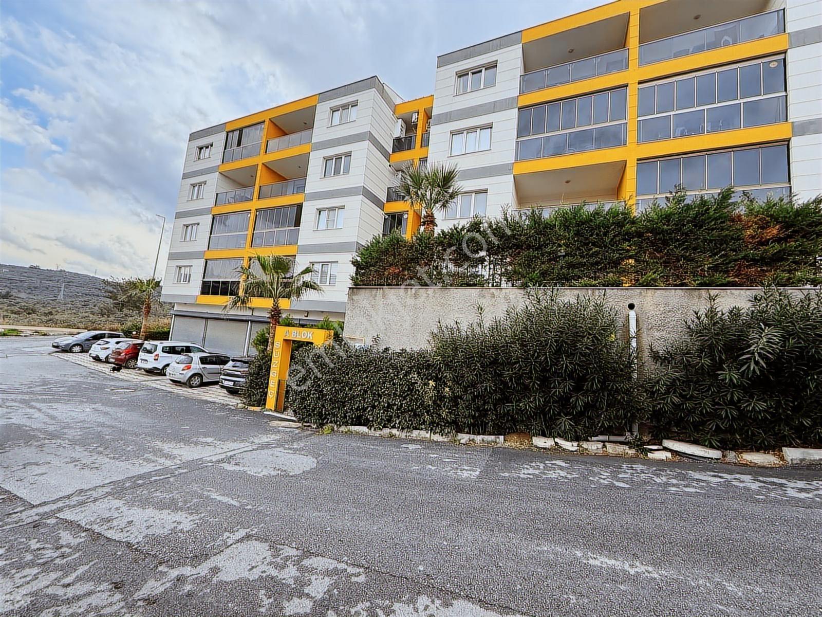 Kuşadası Merkeze Yakın Eşyalı Güvenlik Ve Havuzlu 3+1 Satılık - Görsel 6