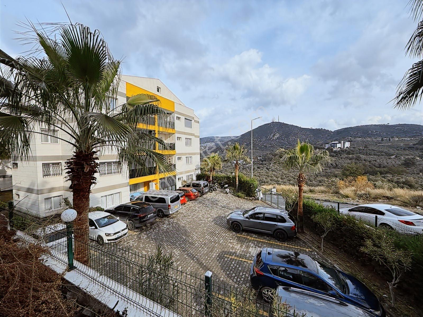 Kuşadası Merkeze Yakın Eşyalı Güvenlik Ve Havuzlu 3+1 Satılık - Görsel 5