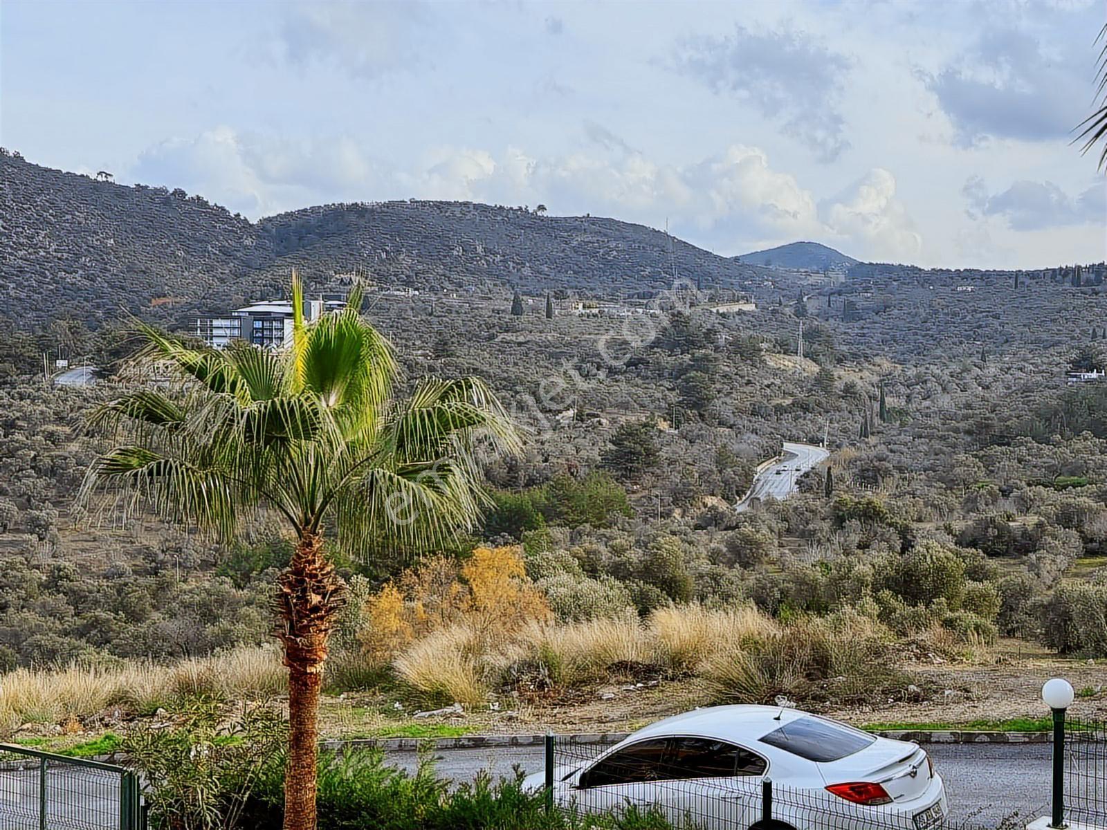 Kuşadası Merkeze Yakın Eşyalı Güvenlik Ve Havuzlu 3+1 Satılık - Görsel 4