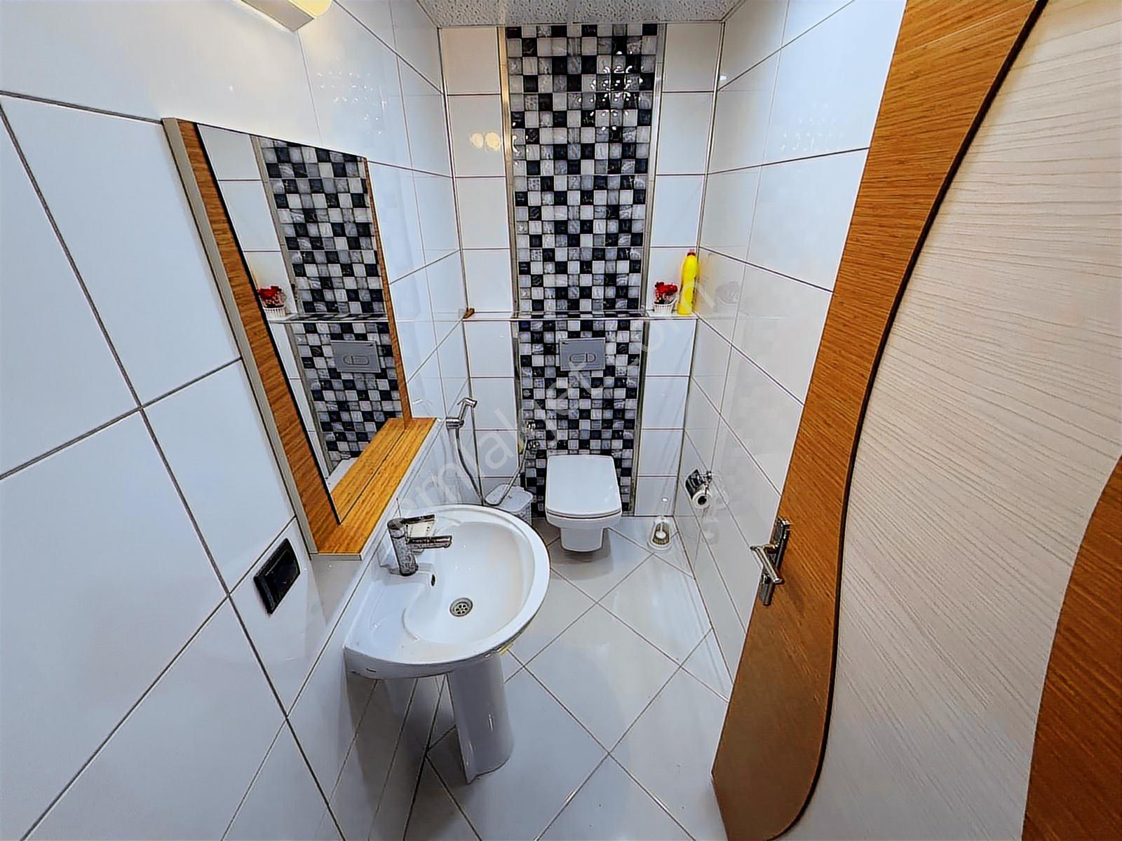 Kuşadası Merkeze Yakın Eşyalı Güvenlik Ve Havuzlu 3+1 Satılık - Görsel 23