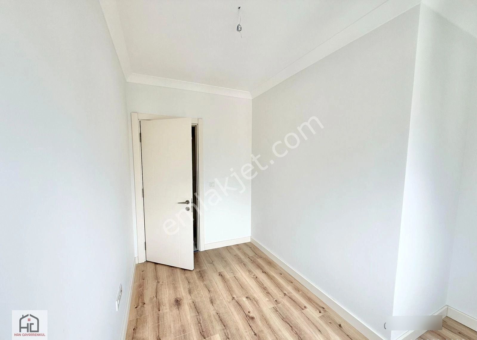 Caddebostan Hamam Sokakta 2+1 Güvenlikli Kombili Lüks Sıfır Bina - Görsel 11