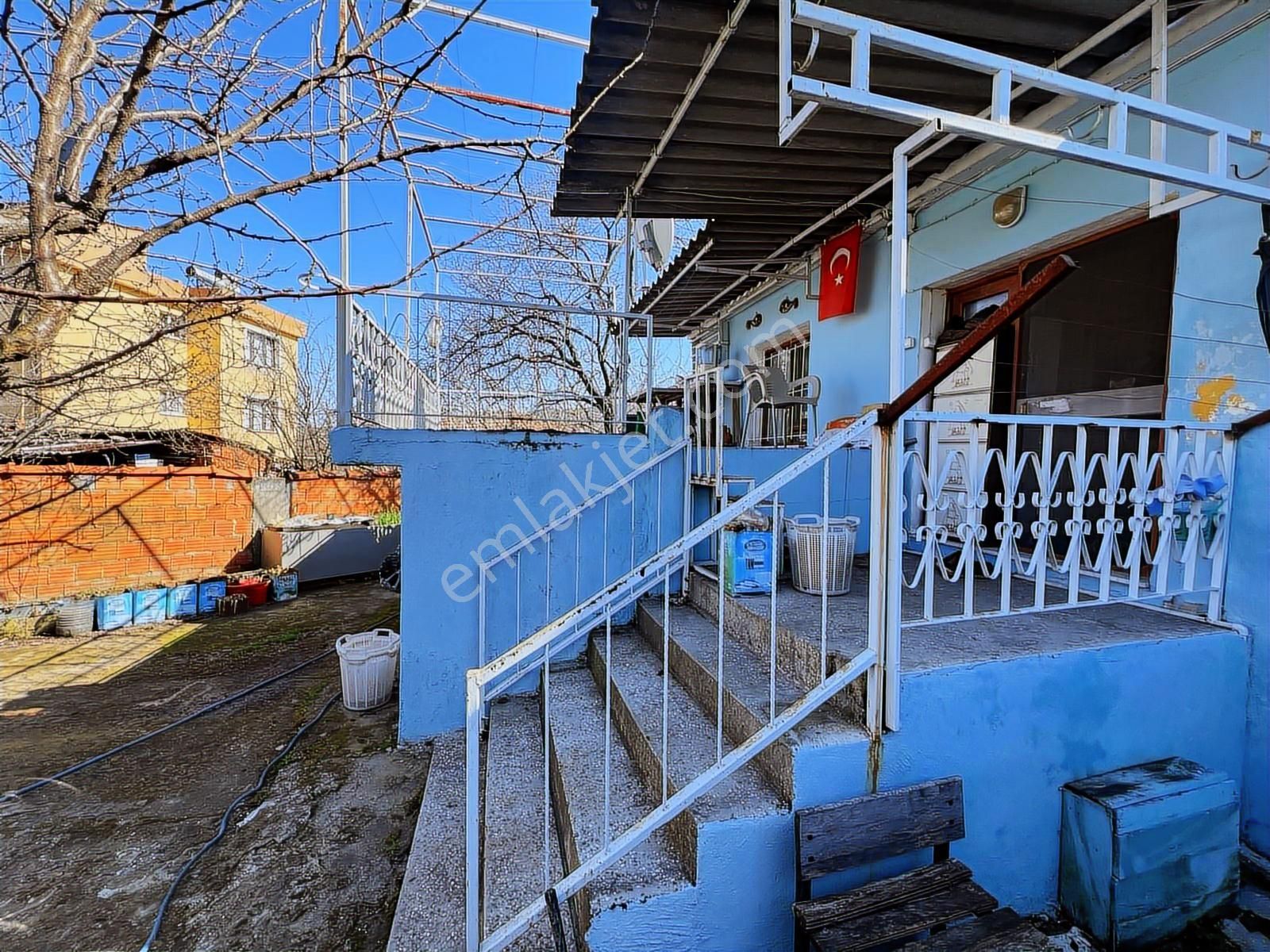 Bergama Kozak Yukarıbey'de Satılık Bahçeli Müstakil Ev - Görsel 34