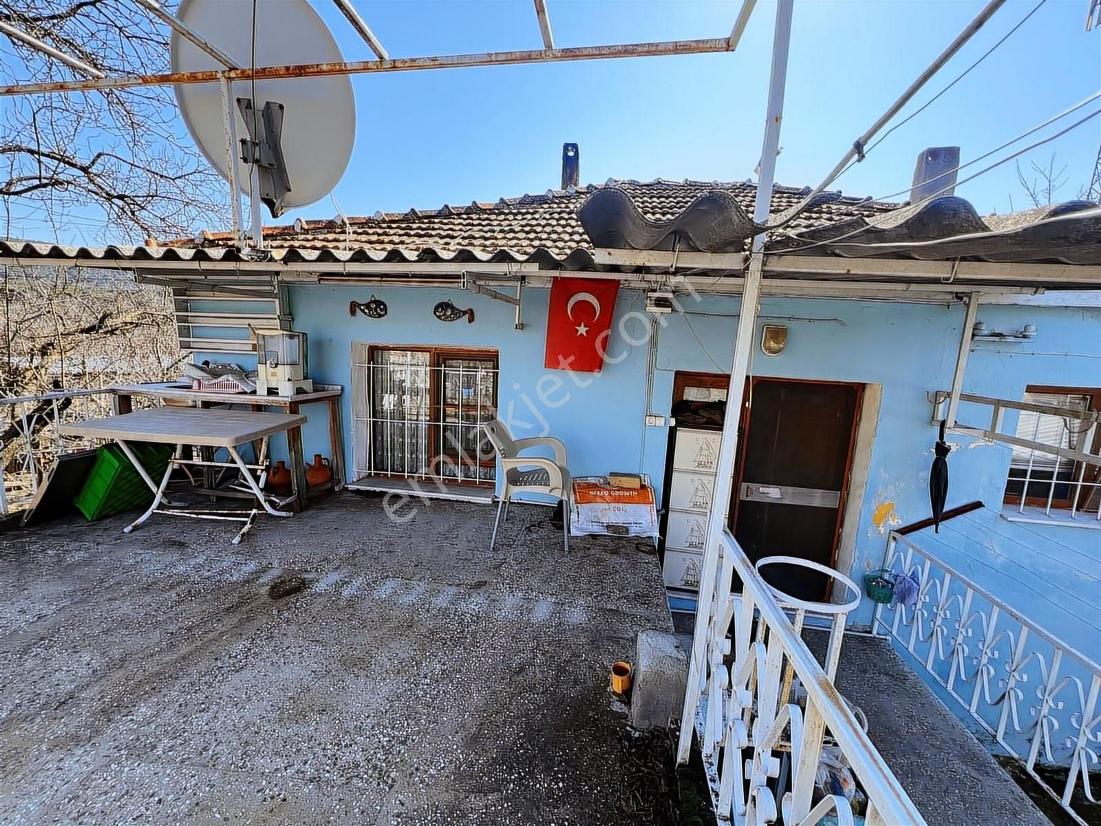 Bergama Kozak Yukarıbey'de Satılık Bahçeli Müstakil Ev - Görsel 9