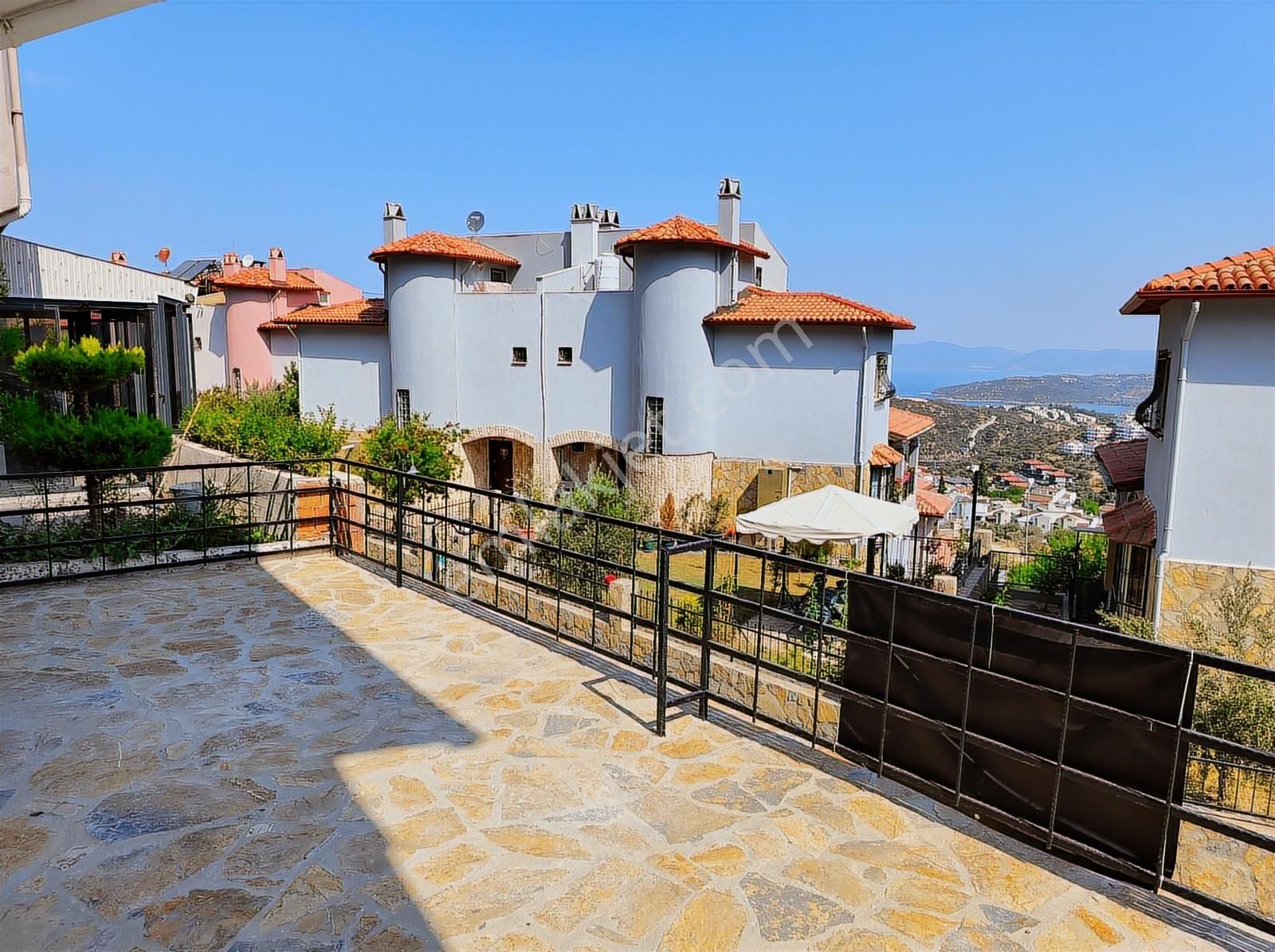 Kuşadasında Emsallerinden Çok Ucuz, Satılık, 5+2 Geniş Villa - Görsel 3