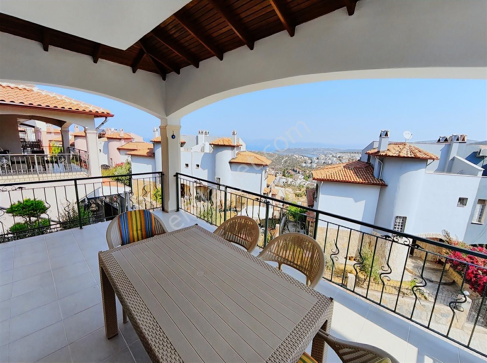 Kuşadasında Emsallerinden Çok Ucuz, Satılık, 5+2 Geniş Villa - Görsel 5