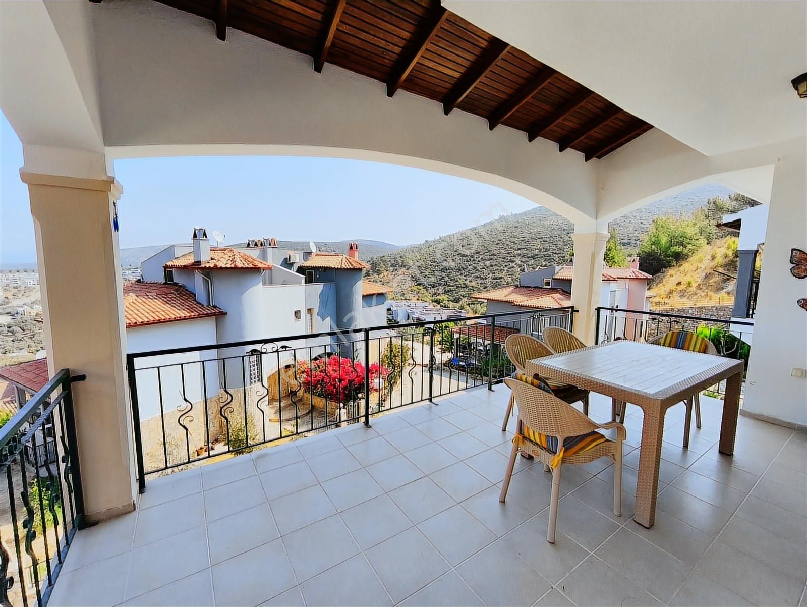 Kuşadasında Emsallerinden Çok Ucuz, Satılık, 5+2 Geniş Villa - Görsel 2