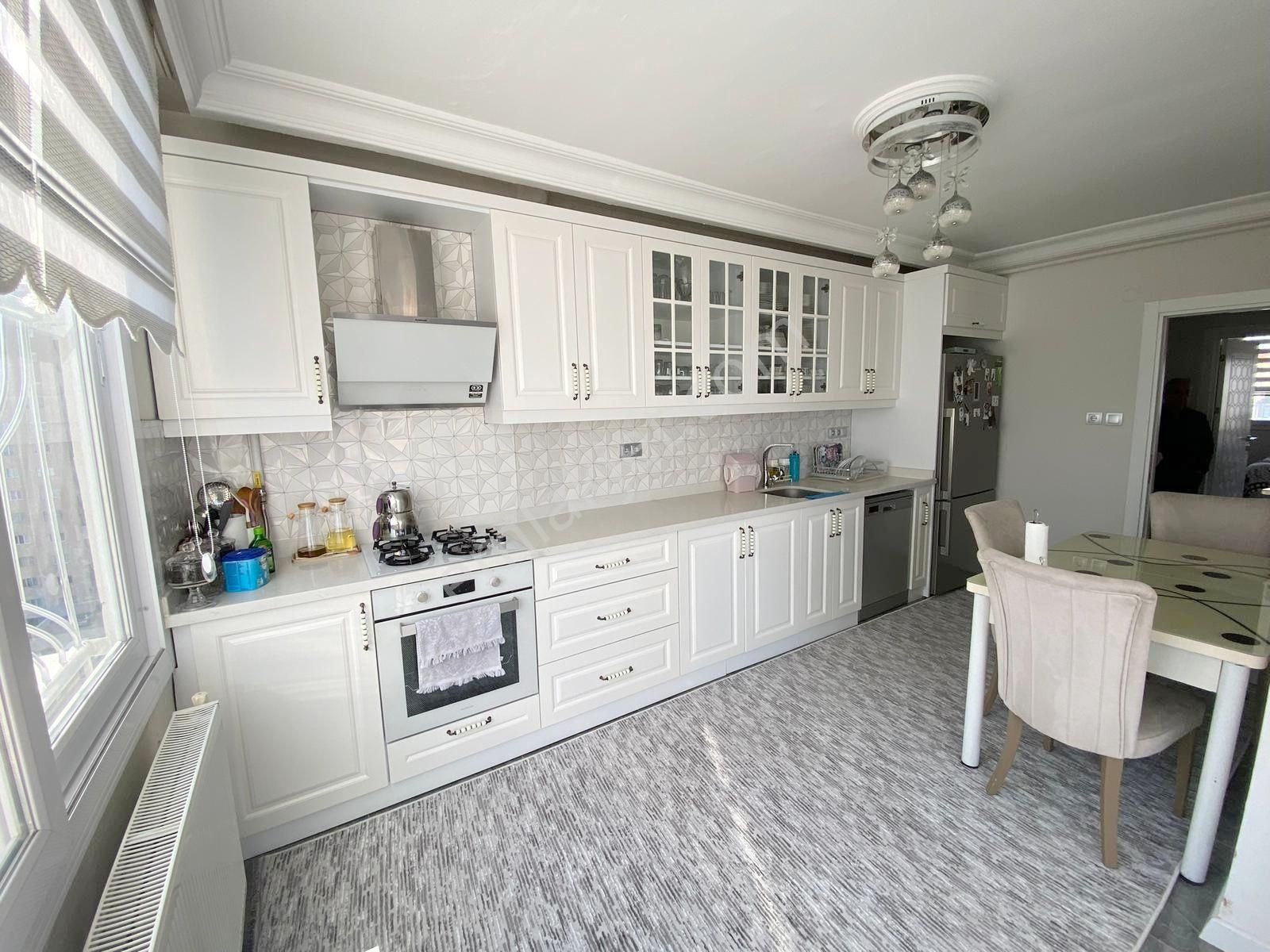 Türkmenbaşı_akbank_noter_civarı_kapalı_mutfak_3+1+kiler_geniş