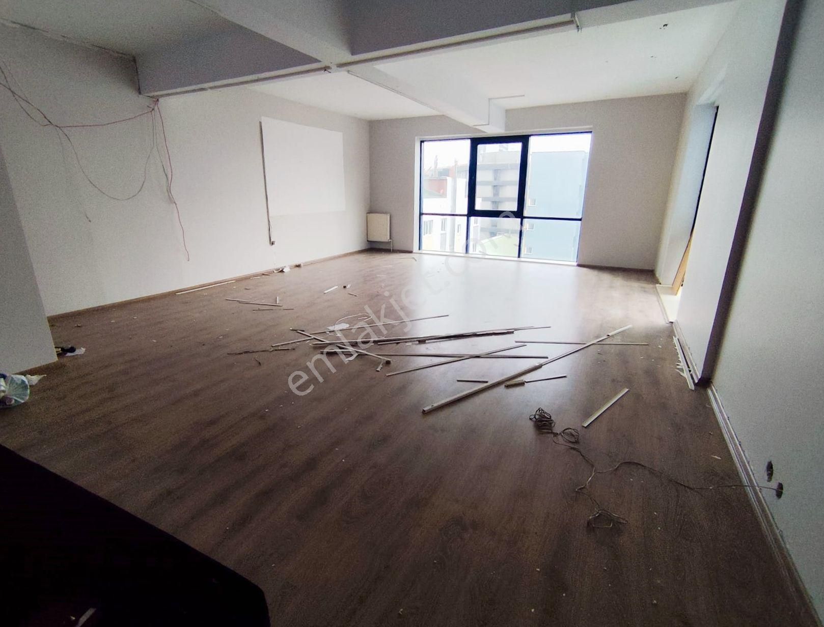 Mertcan Dan E5' Paralel 450m2 Kullanıma Hazır Kiralık İş Yeri - Görsel 13