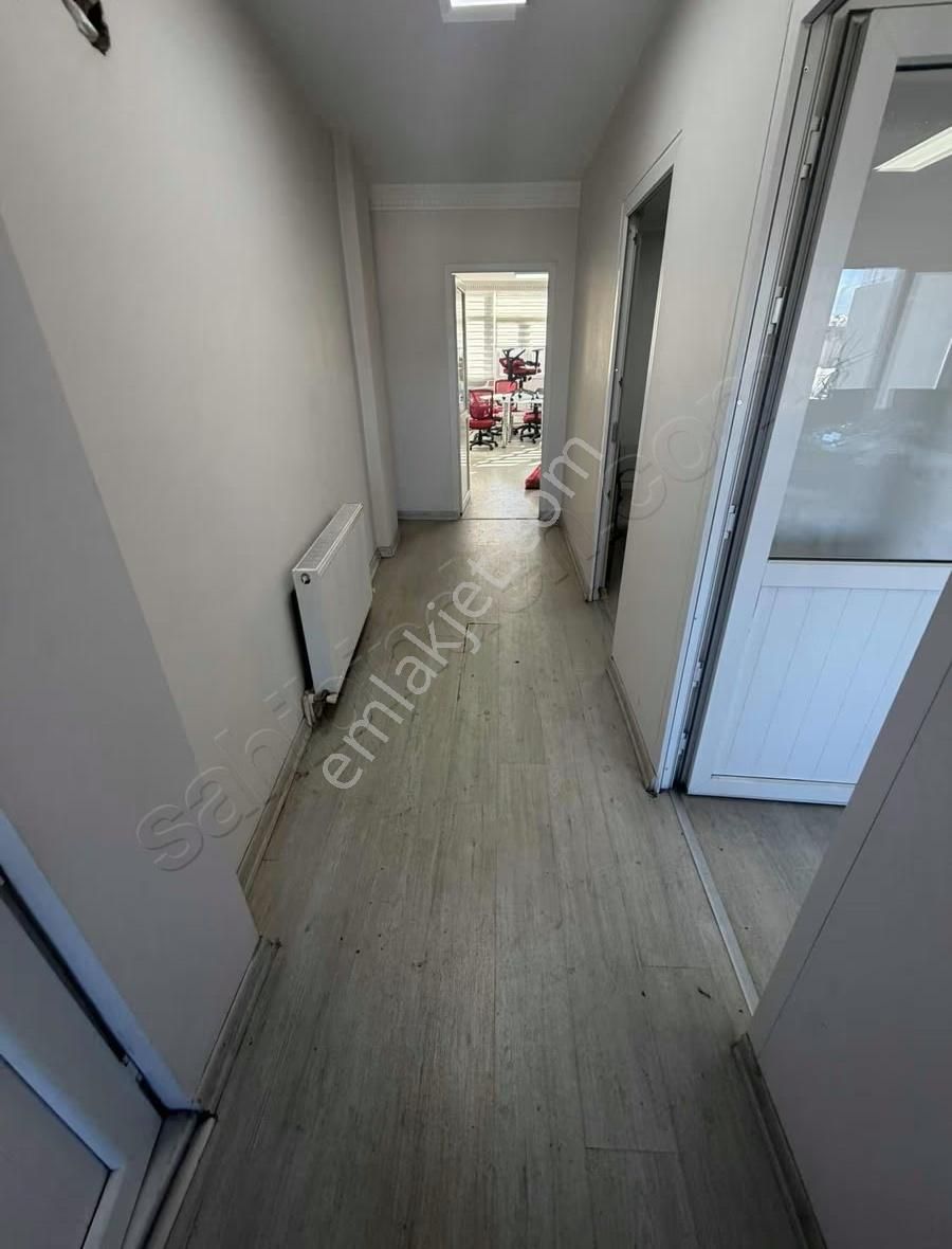 Kasımpaşa'da 2+1, 90m² Kiralık Masrafsız Ofis - Görsel 2