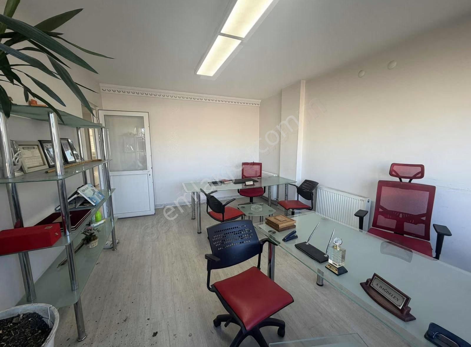 Kasımpaşa'da 2+1, 90m² Kiralık Masrafsız Ofis - Görsel 8