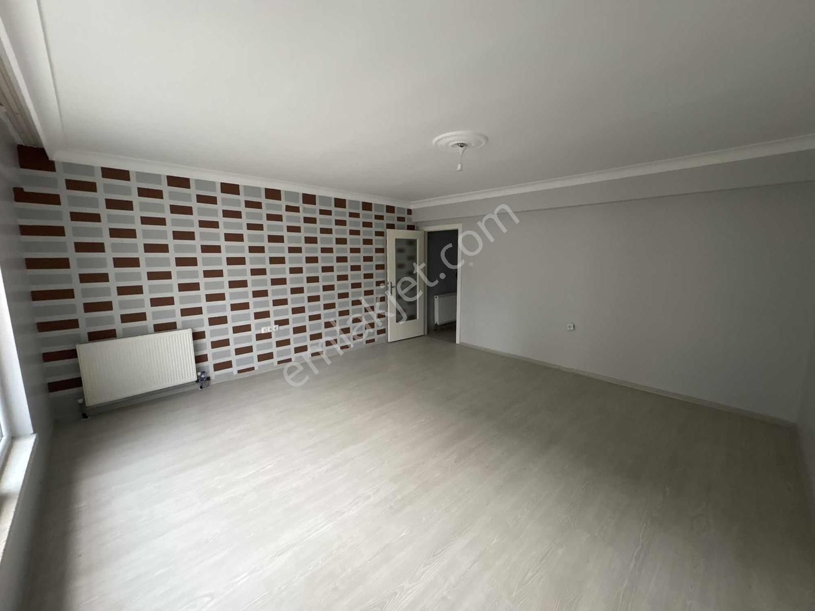 Marka Gayrimenkul'den 2.kat Konumunda 1.katta 3+1masrafsız Daire