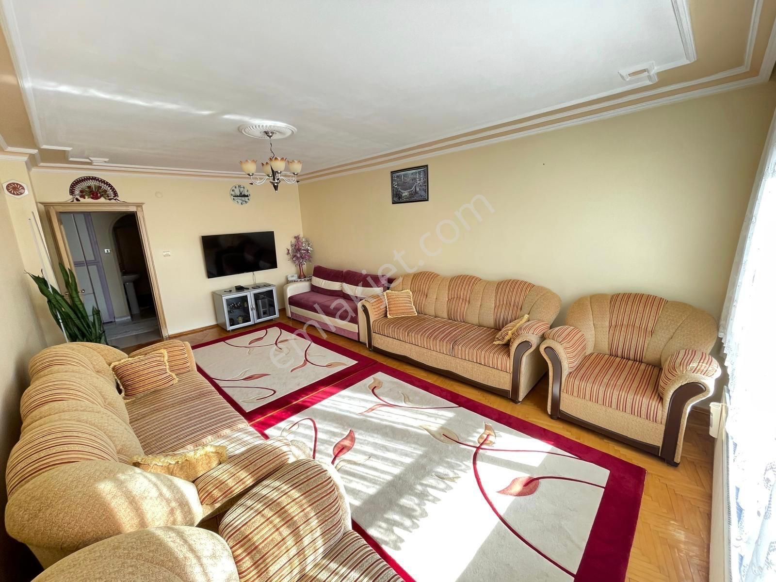 Marka,dan Köroğlu Parkı Yakını Cadde Üzeri 3.kat Ön Cephe** - Görsel 9