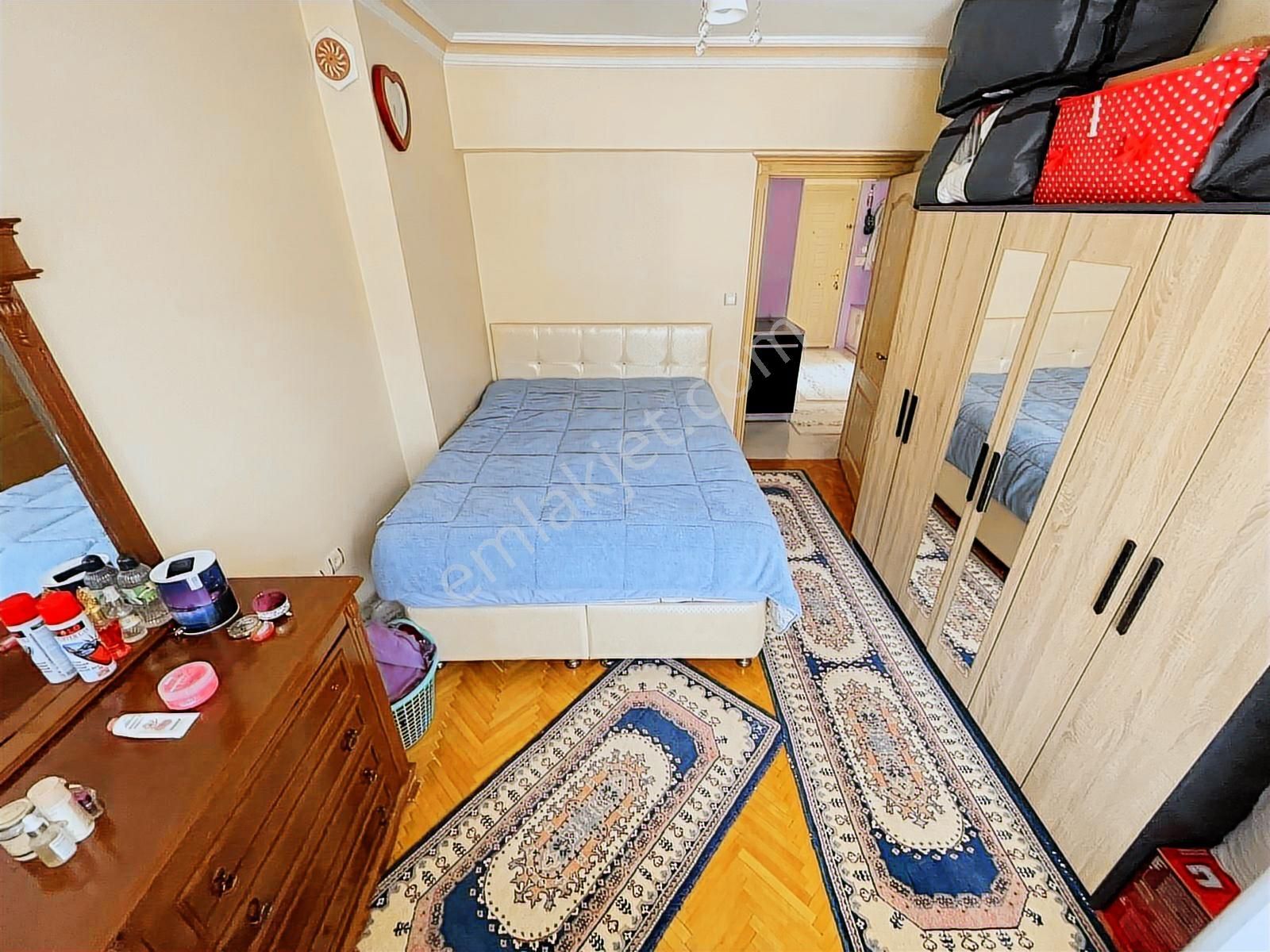 Marka,dan Köroğlu Parkı Yakını Cadde Üzeri 3.kat Ön Cephe** - Görsel 12