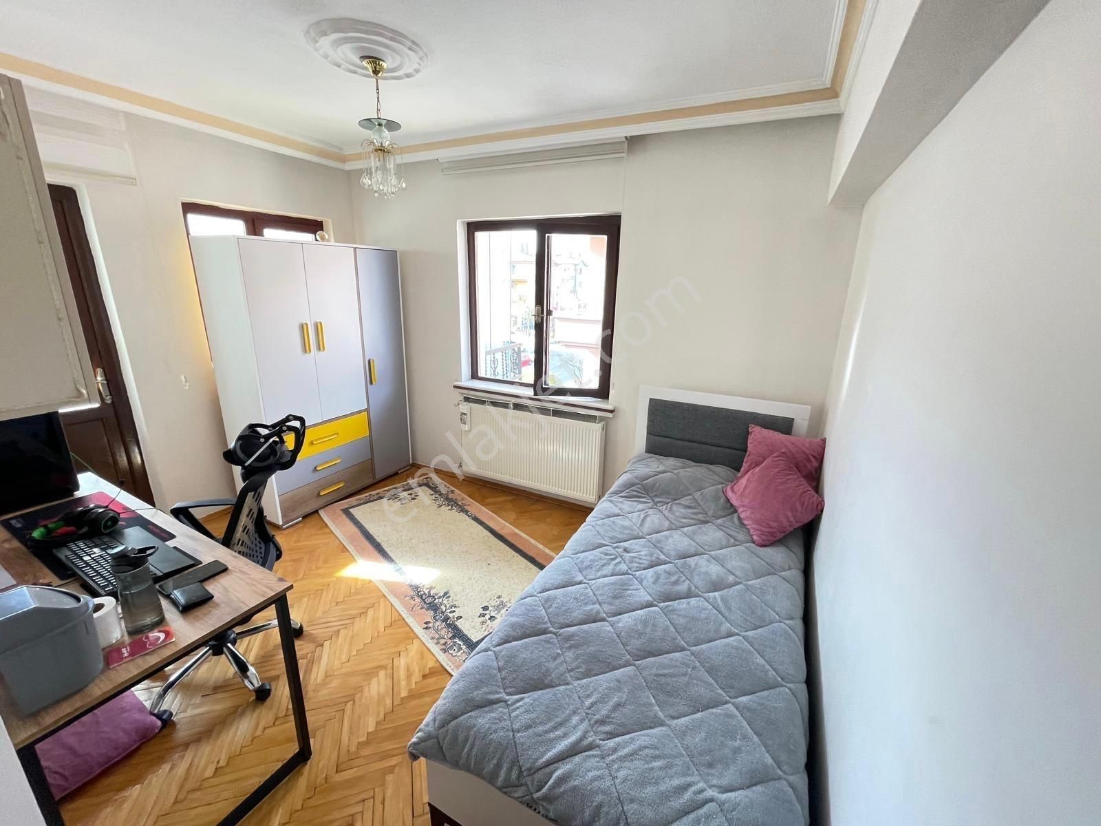 Marka,dan Köroğlu Parkı Yakını Cadde Üzeri 3.kat Ön Cephe** - Görsel 13